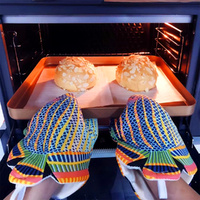 1 Pair Colorful Fish Shape Non-Slip Anti-Scalding Kitchen Glove Baking Oven Mitten